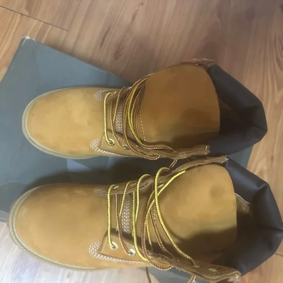 Timberland Boys Classic Wheat Boots - Picture 5 of 6